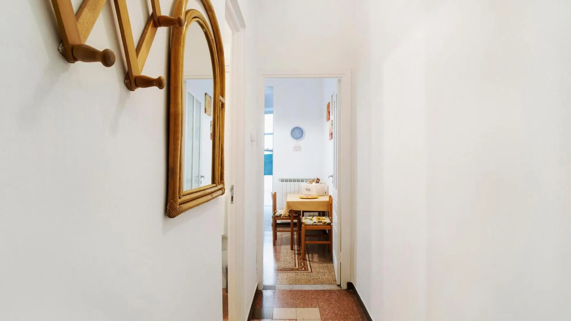 Apartment Casa Vacanza Teresita 300Mt Mare Imperia Italy